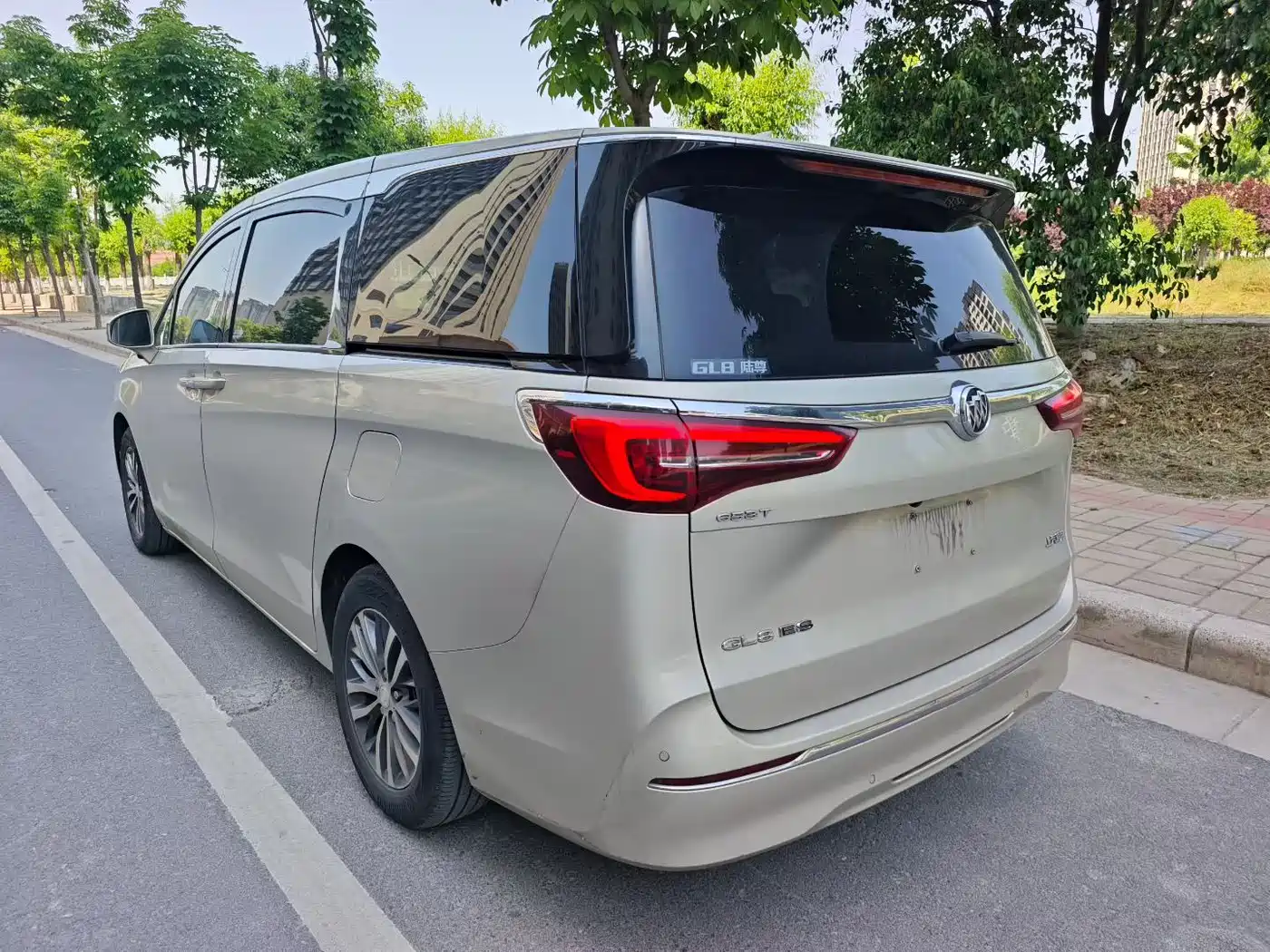 Buick GL8 2021 ES Landlord 653T Premium фото 7