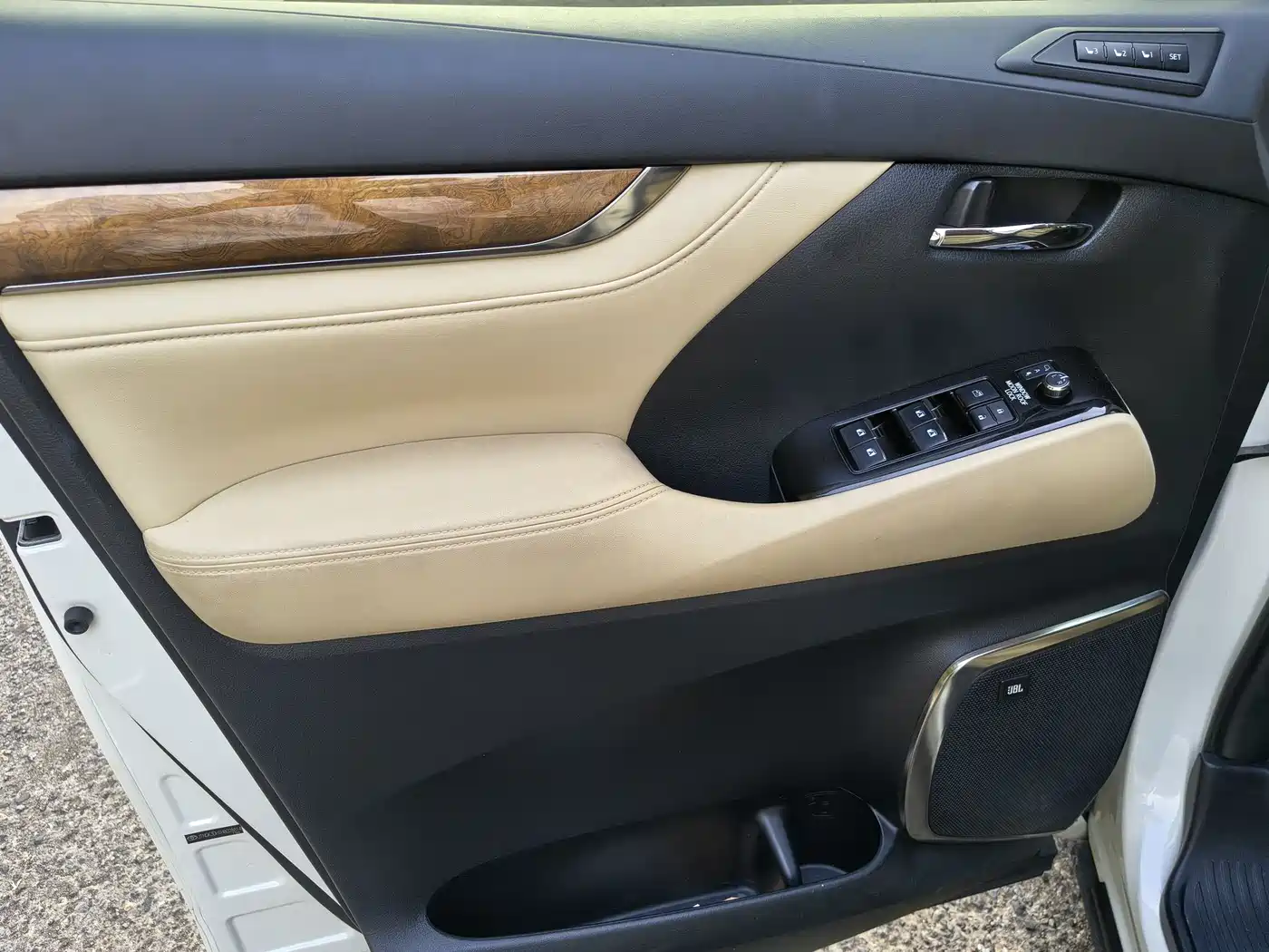 Toyota Alphard 2018 3.5L Premium фото 5