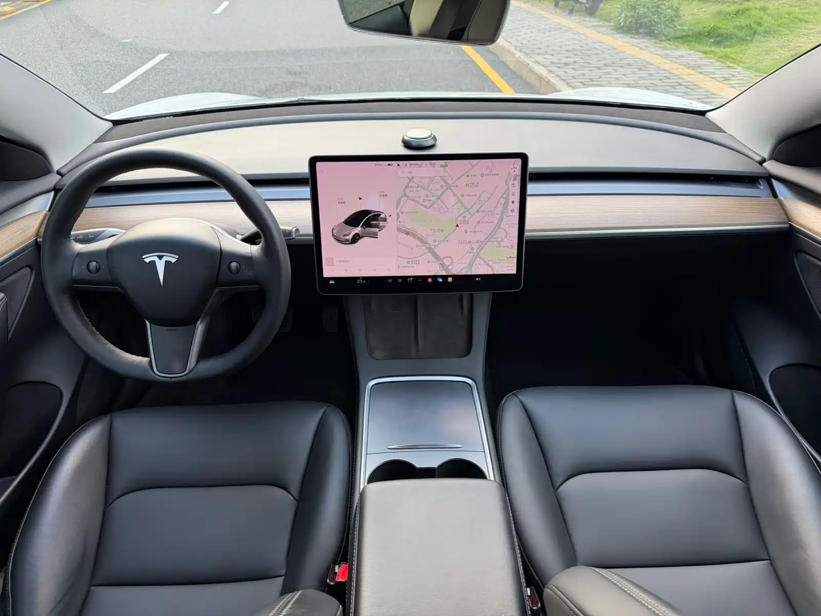 Photo 9 - Tesla Model 3