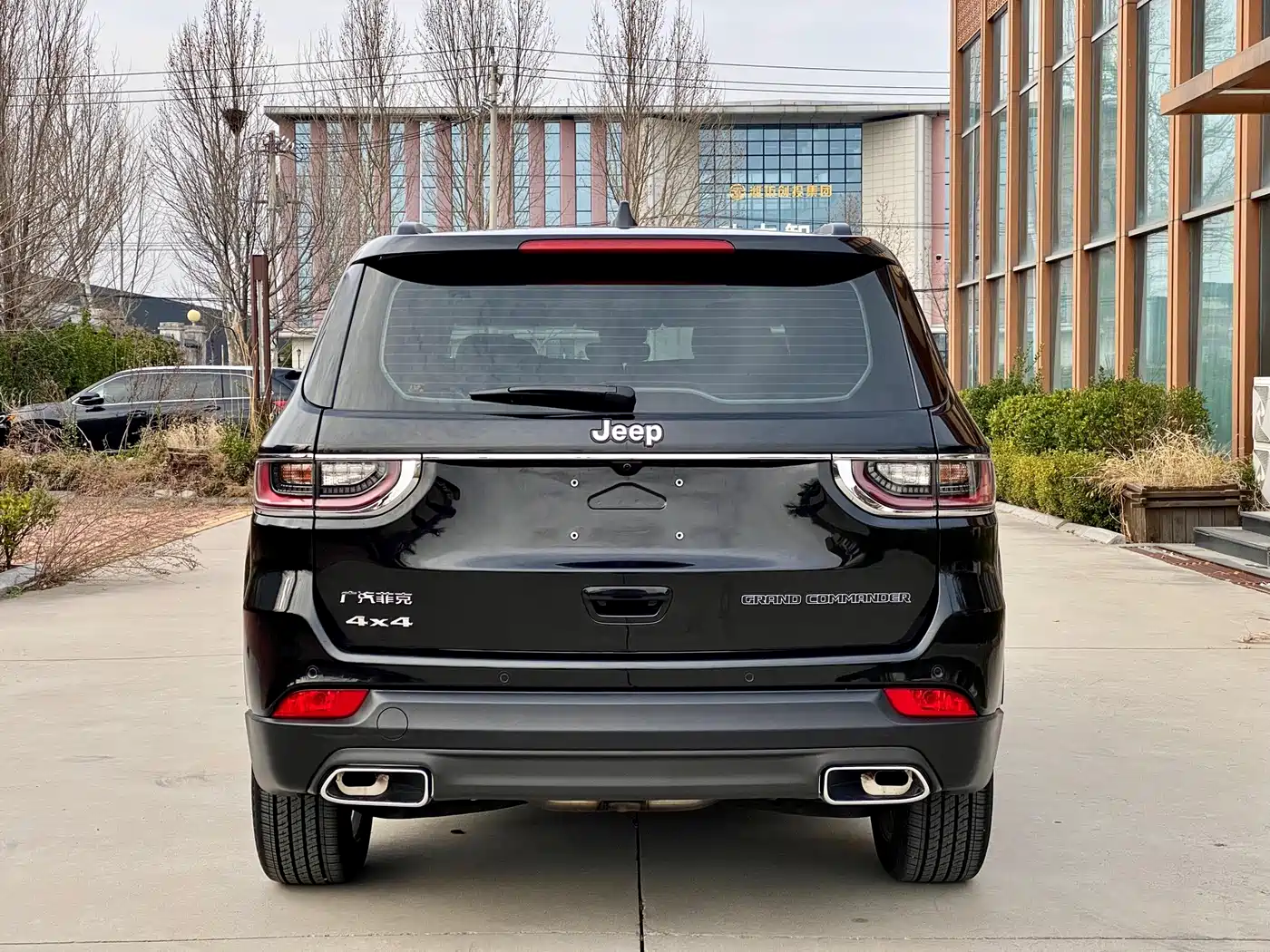 JEEP GRAND COMMANDER