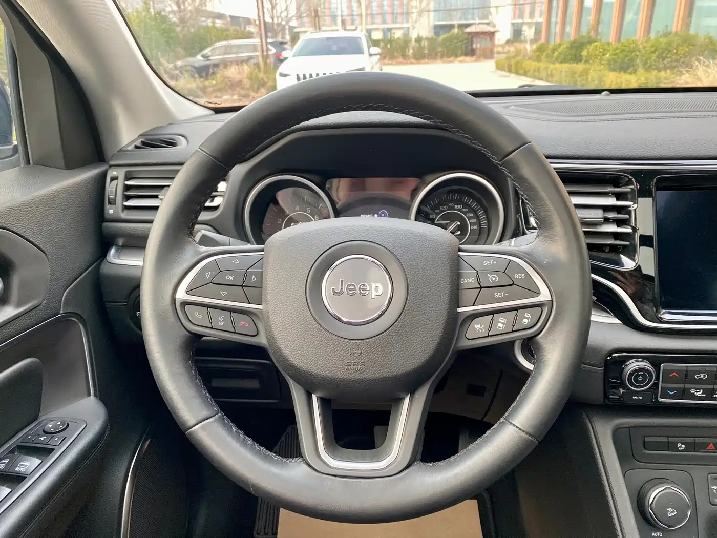 JEEP GRAND COMMANDER