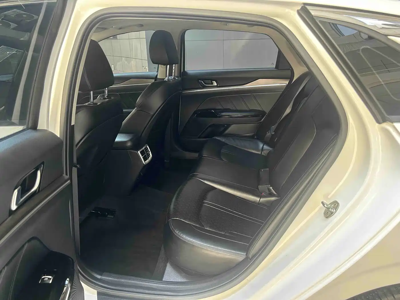 Kia K5 2020 270T CVVD Luxury Edition фото 5