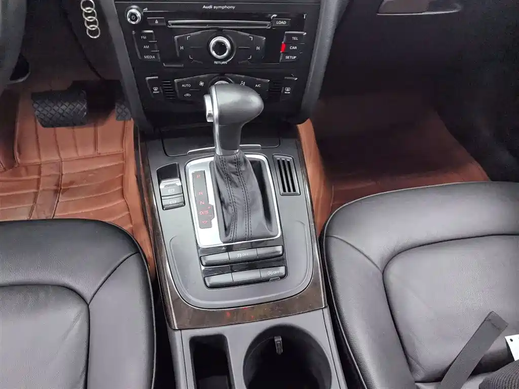 Audi A4L 2015 30 TFSI Auto Comfort фото 10