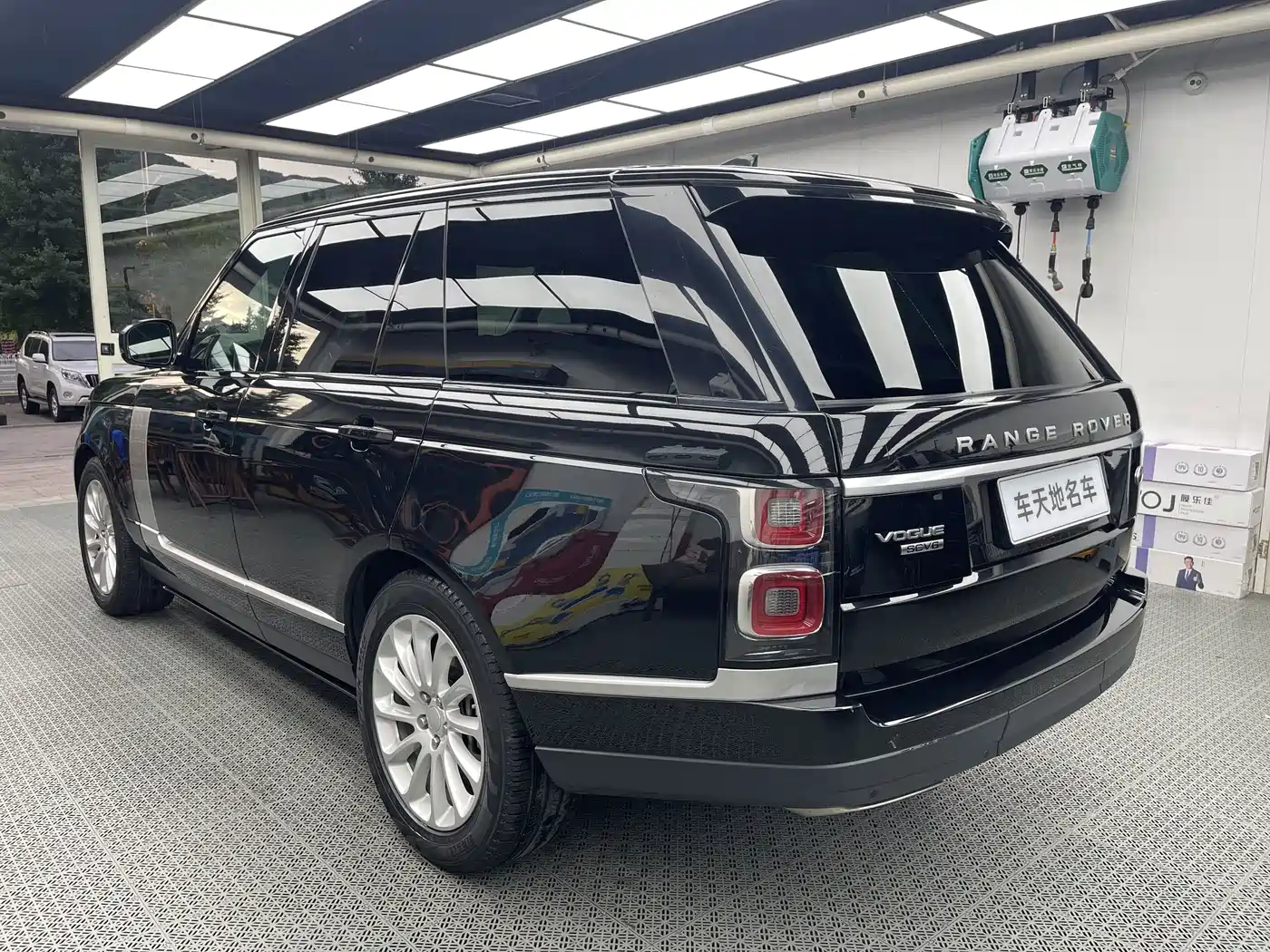 Фото 8 - Land Rover Range Rover