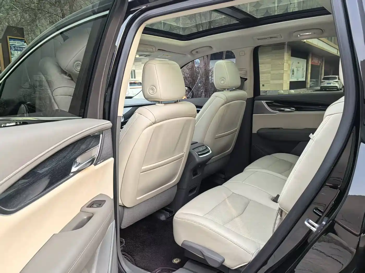 Cadillac XT6 2022 2.0T 7-Seater 4WD Luxury Edition фото 5