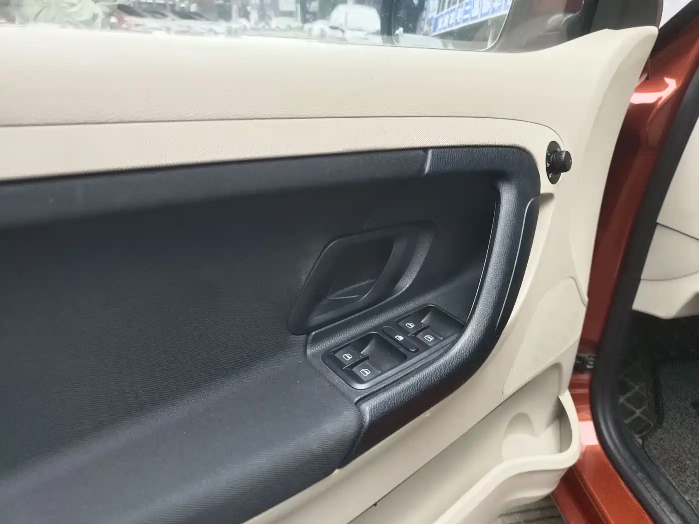 Škoda Fabia 2014 1.6L Automatic Crystal Enjoy Edition фото 7