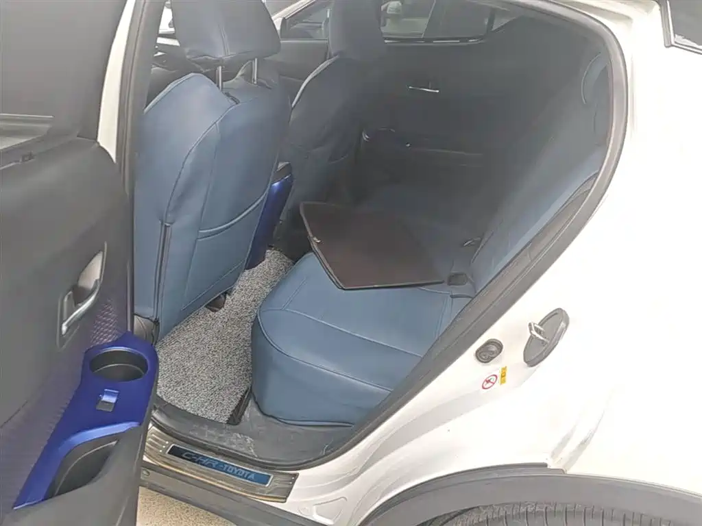 Toyota C-HR 2018 2.0L Luxury Edition China V фото 24