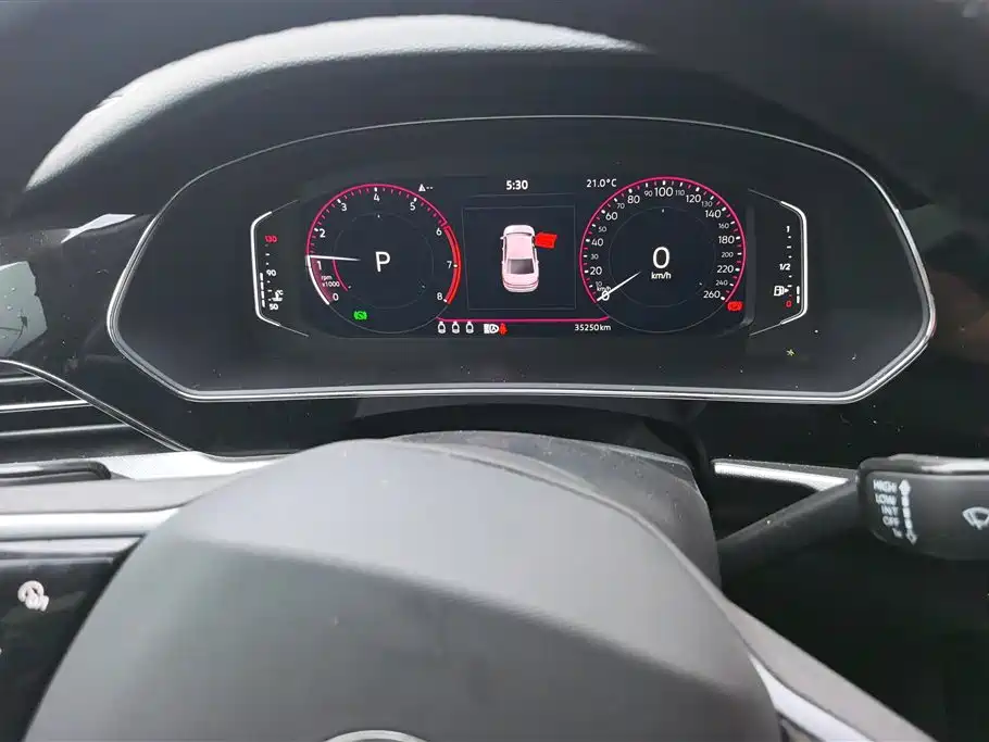 Volkswagen Passat 2024 380TSI Dragon Glory Edition фото 14