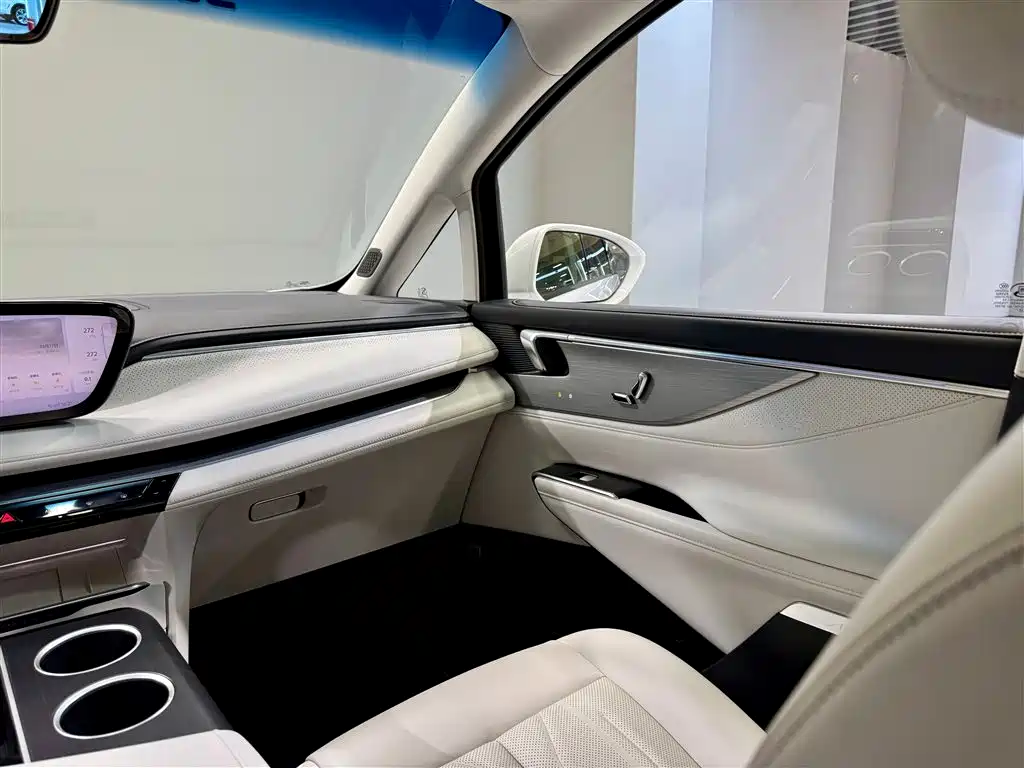 BUICK GL8 NEW ENERGY