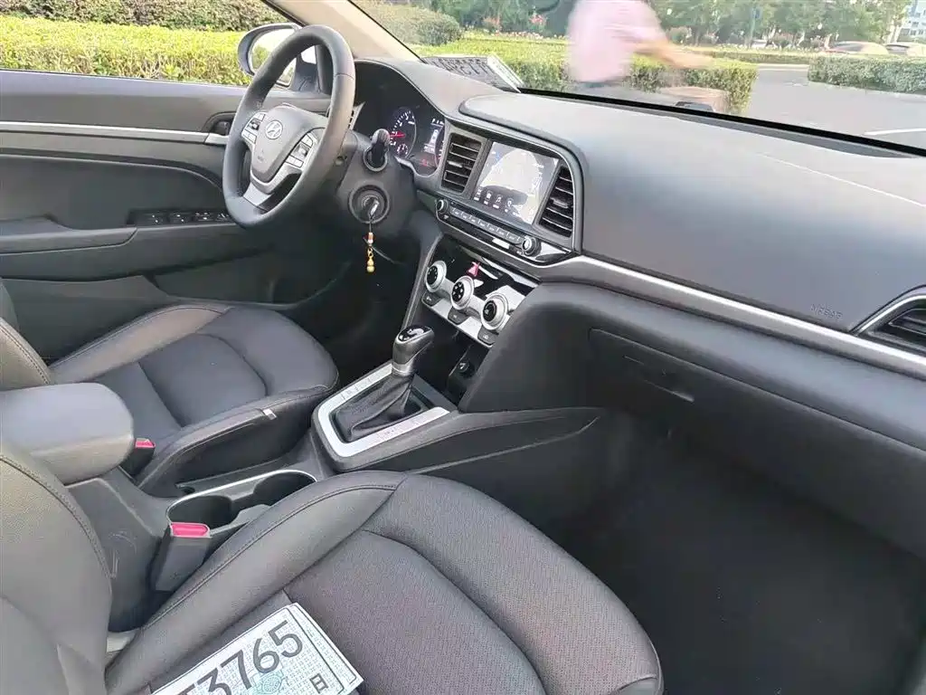 Hyundai Elantra 2020 1.5L CVT Smart Style·Elite фото 5