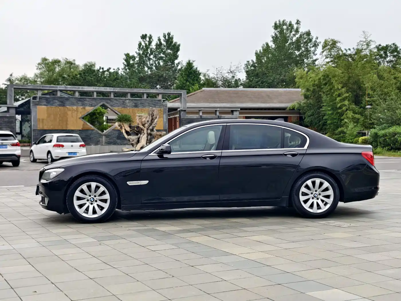 BMW 7 Series 2011 740Li Steinway Limited Edition фото 7