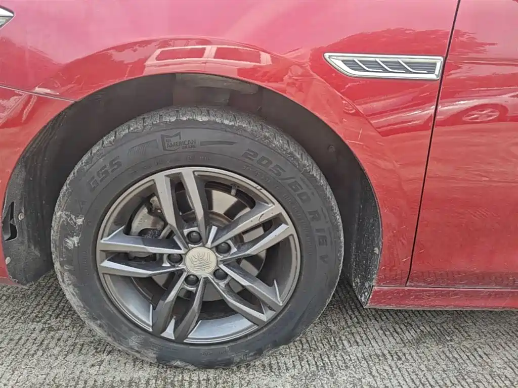 BYD Qin Pro 2018 1.5TI Automatic Smart Connected Dynamic Edition фото 23