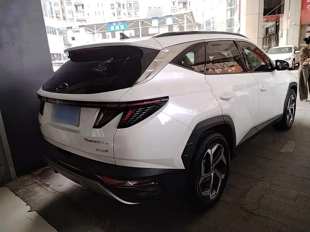 Фото 7 - Hyundai Tucson