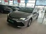 Фото 2 - Toyota Camry