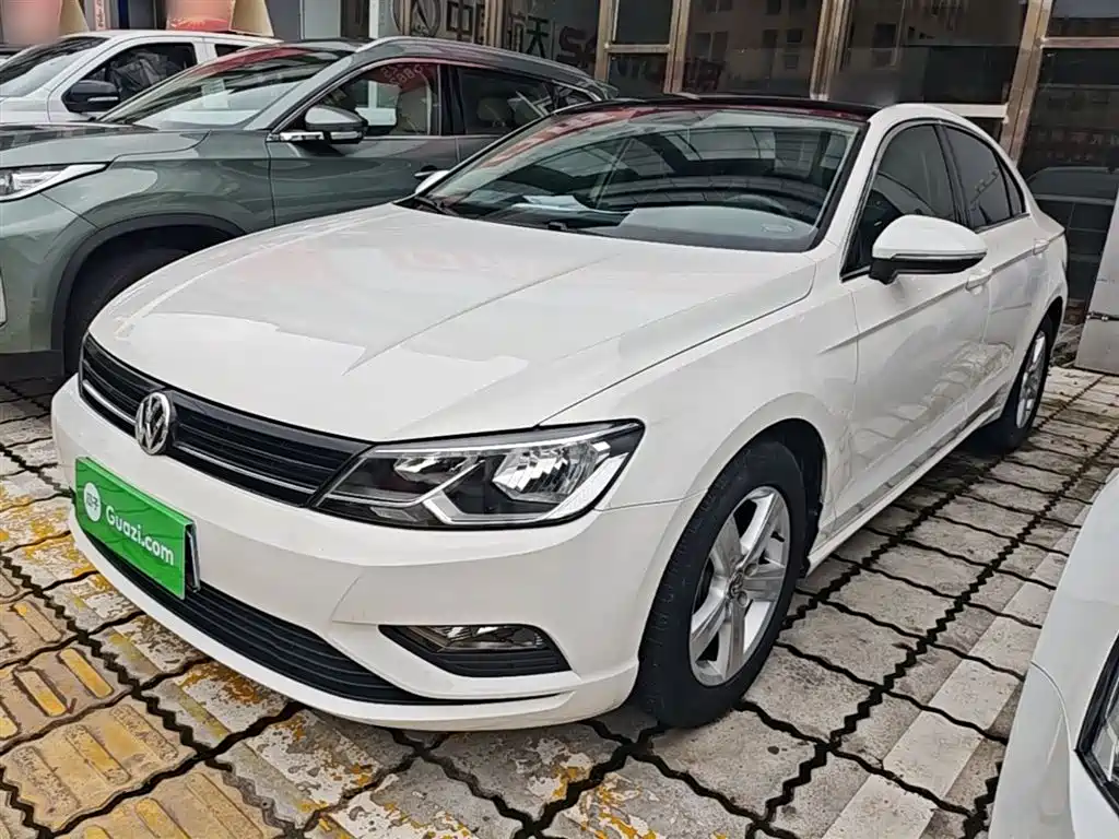 Volkswagen Lamando 2015 230TSI DSG Style