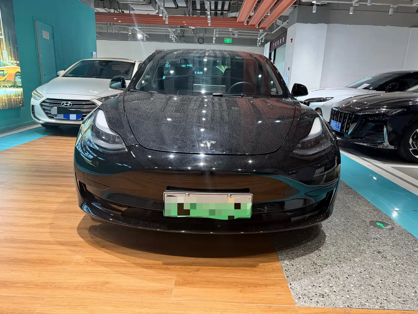 TESLA MODEL 3