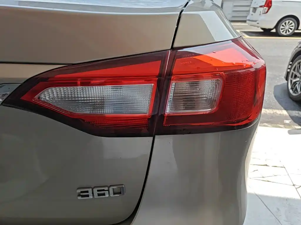Roewe 360 2016 2015 1.5L Automatic Luxury