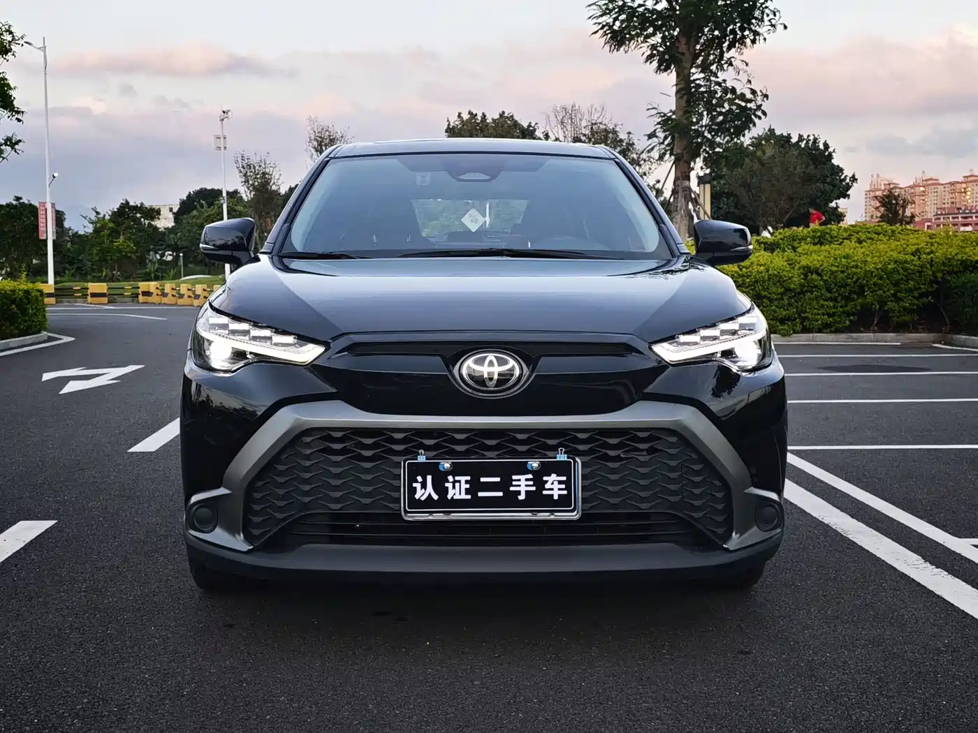 Toyota Frontlander 2023 2.0L CVT Luxury Edition фото 2