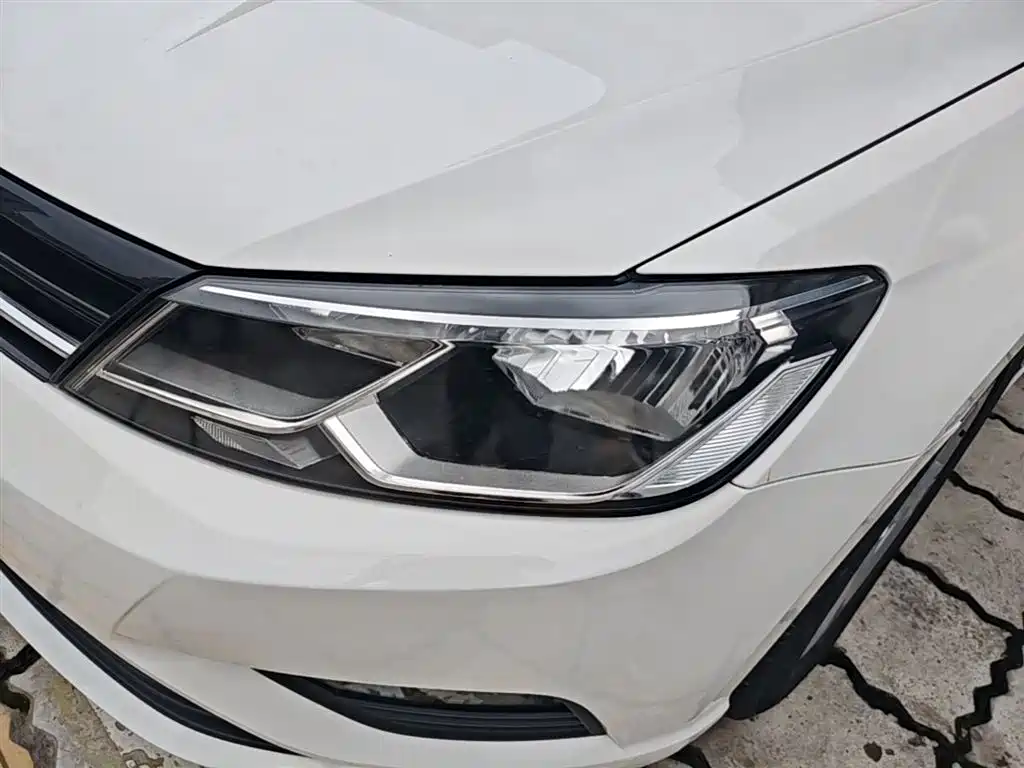 Volkswagen Lamando 2015 230TSI DSG Style фото 24
