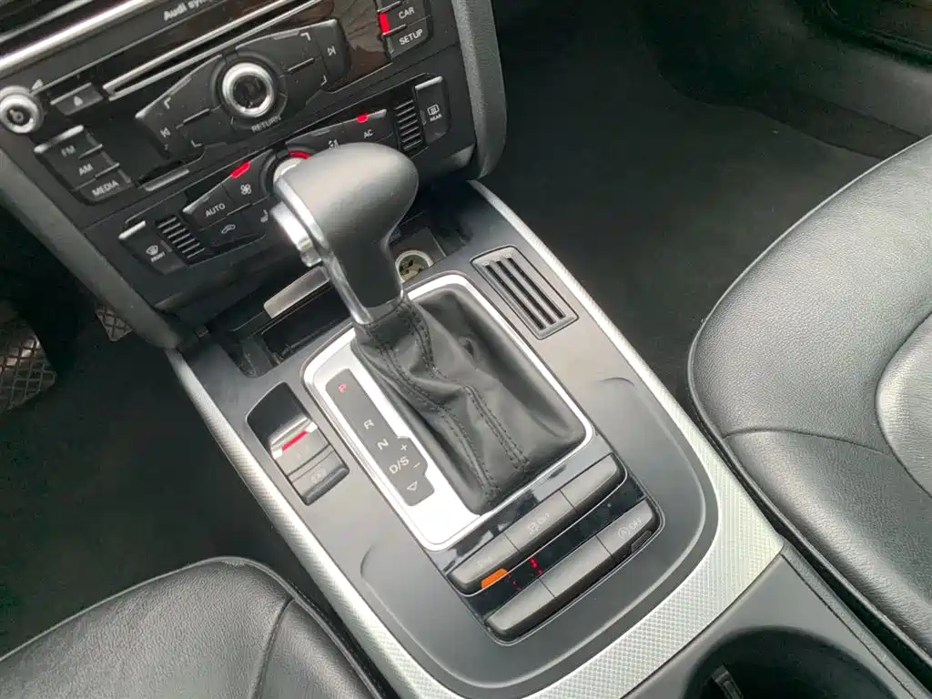 Audi A4L 2013 35 TFSI Automatic Standard фото 13