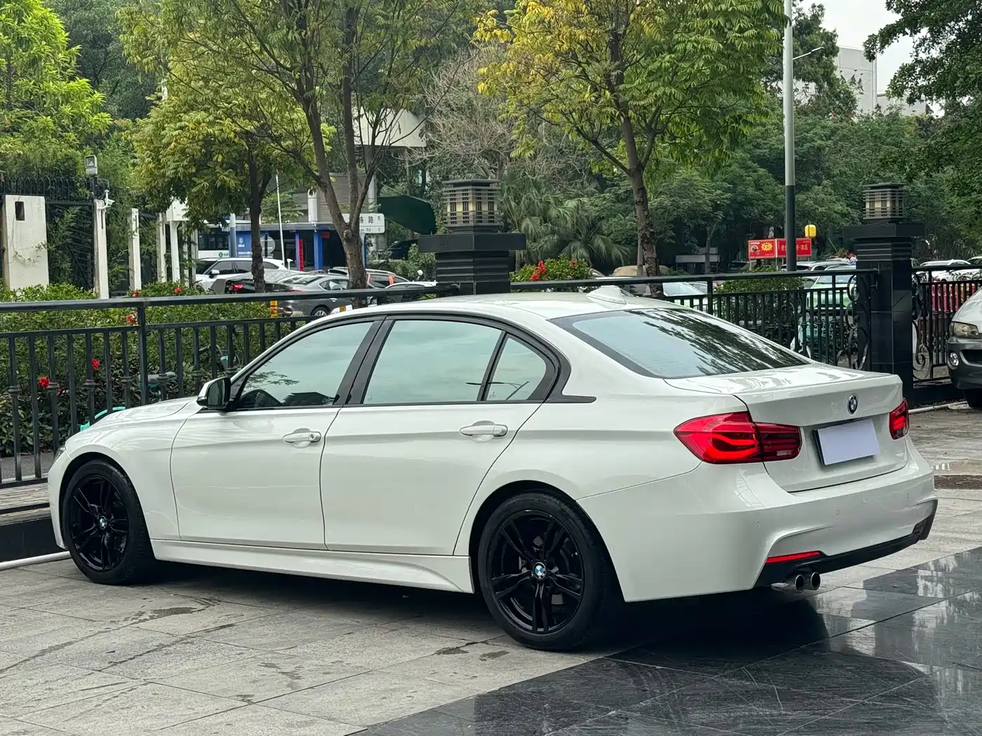 BMW 3 Series 2017 320Li M Sport фото 4