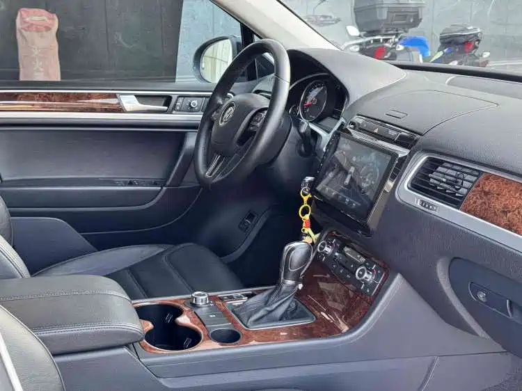 Volkswagen Touareg 2011 3.0TSI Standard фото 6