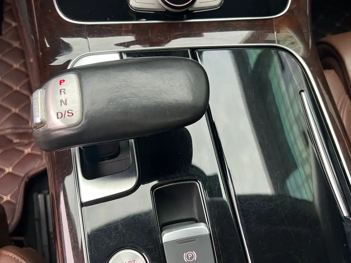 Audi A8 2014 A8L 45 TFSI quattro Comfort фото 9