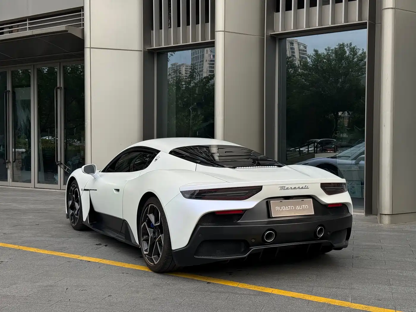 Maserati MC20 2020 3.0T Standard Edition фото 8