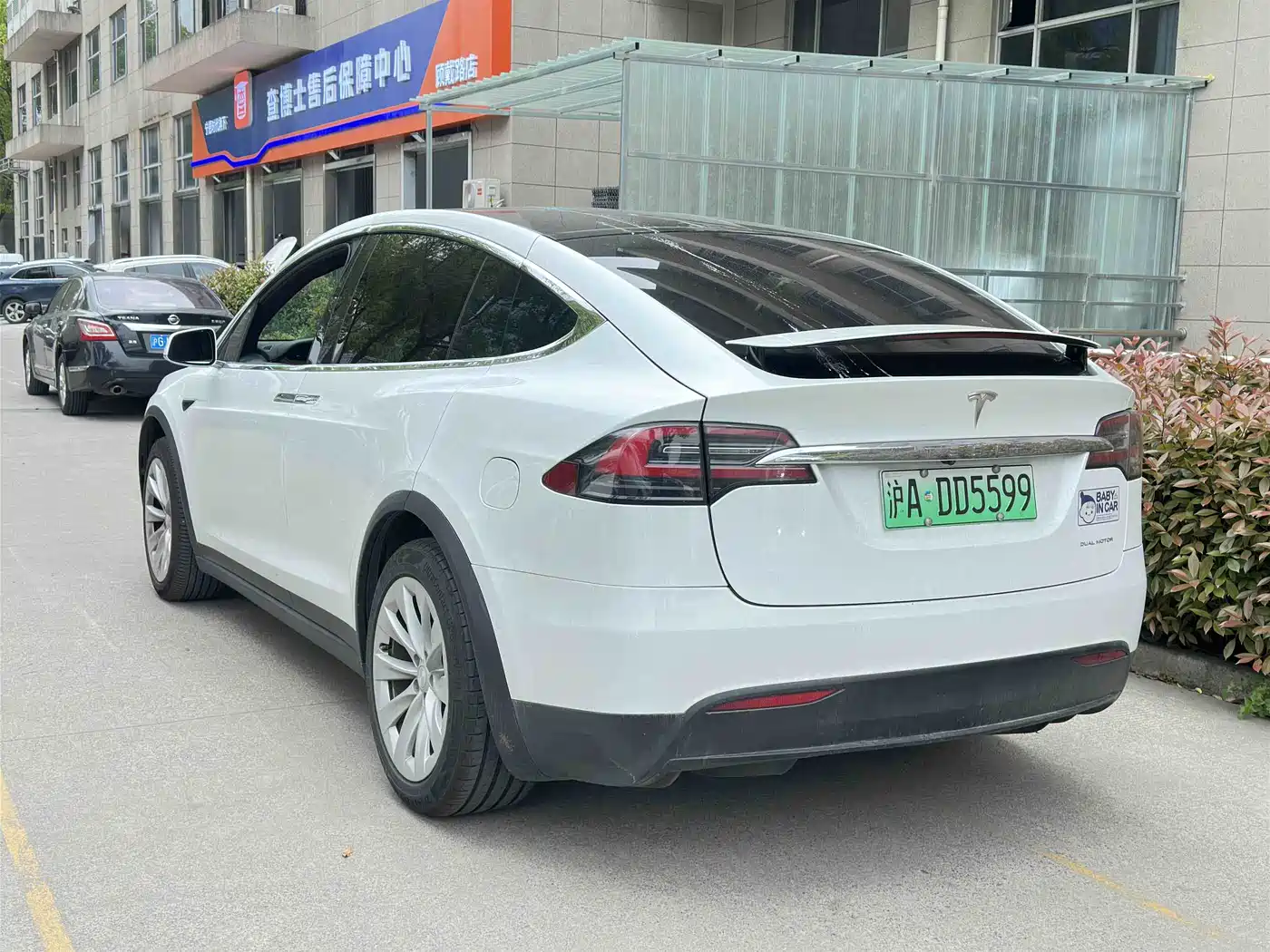 TESLA MODEL X