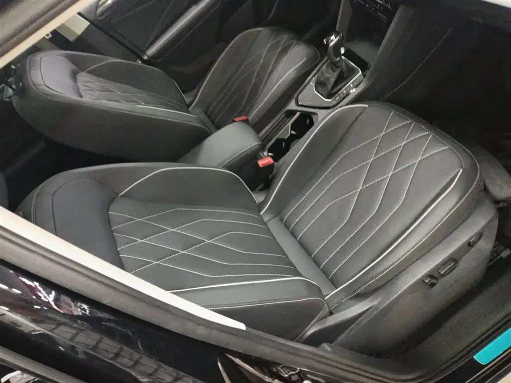 Volkswagen Tiguan L 2024 Outstanding 330TSI Auto 2WD R-Line Dragon Glory Edition фото 25