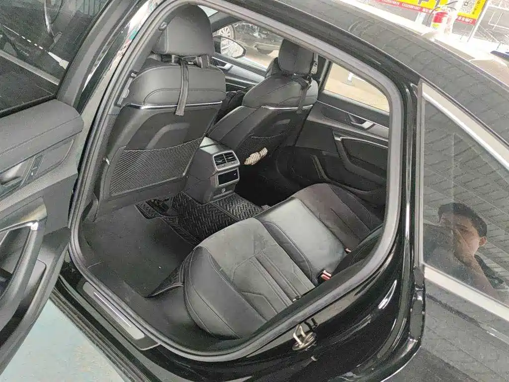 Audi A6L 2021 45 TFSI Exclusive Sport фото 6