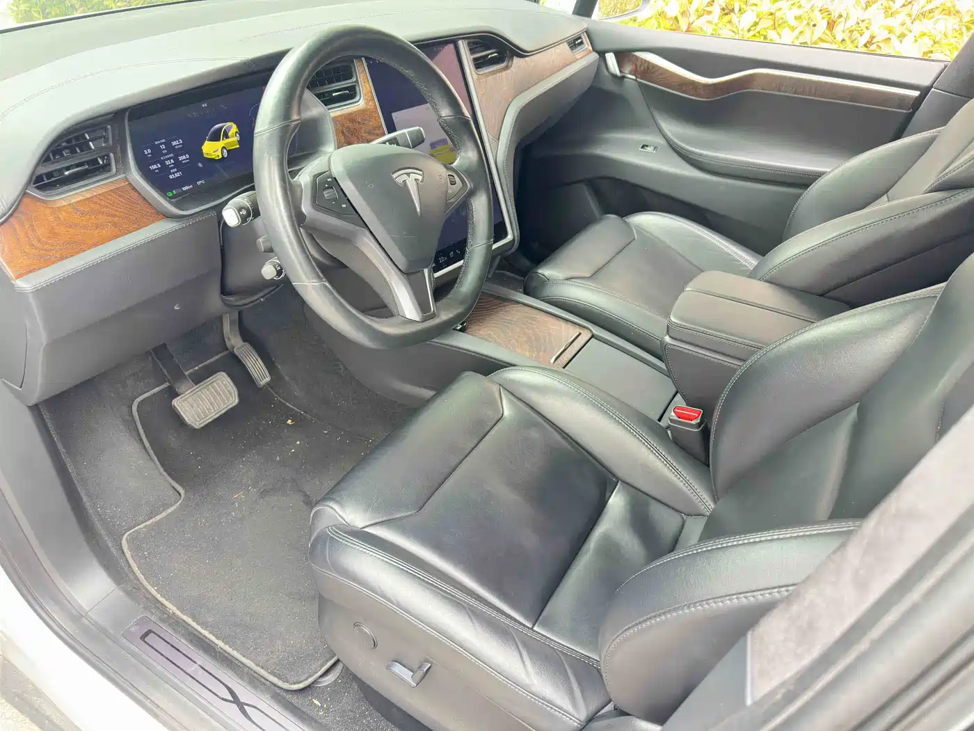 TESLA MODEL X