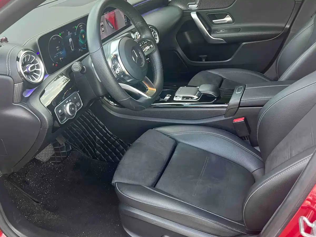 Mercedes-Benz A-Class 2020 A 200 L Sport Sedan фото 7
