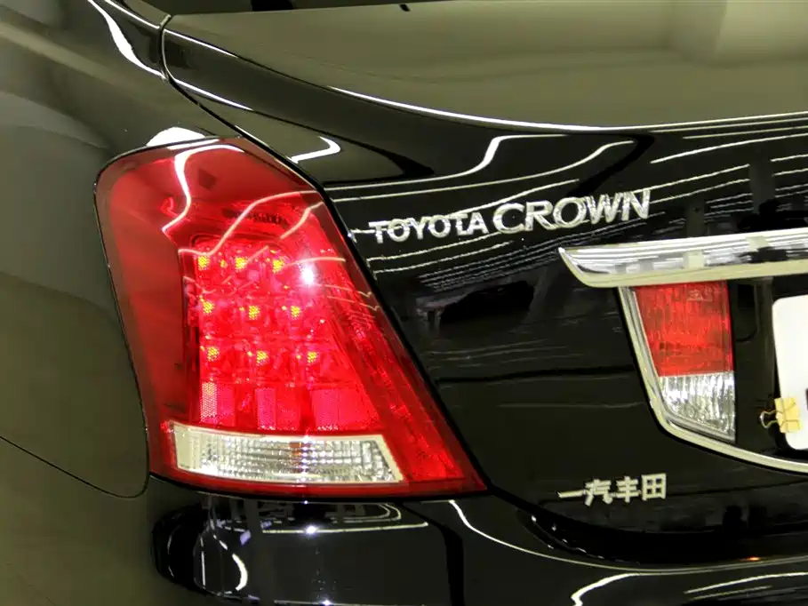 Toyota Crown 2010 4.3L Royal Saloon VIP фото 35