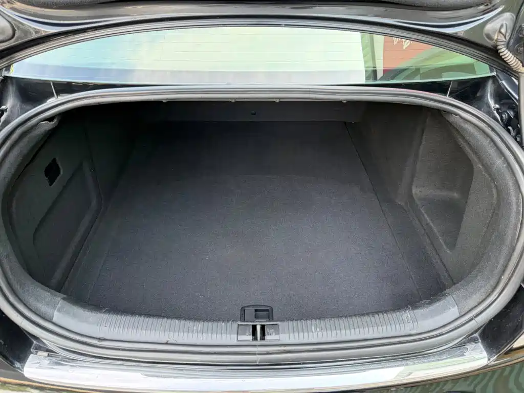Фото 11 - Audi A6L