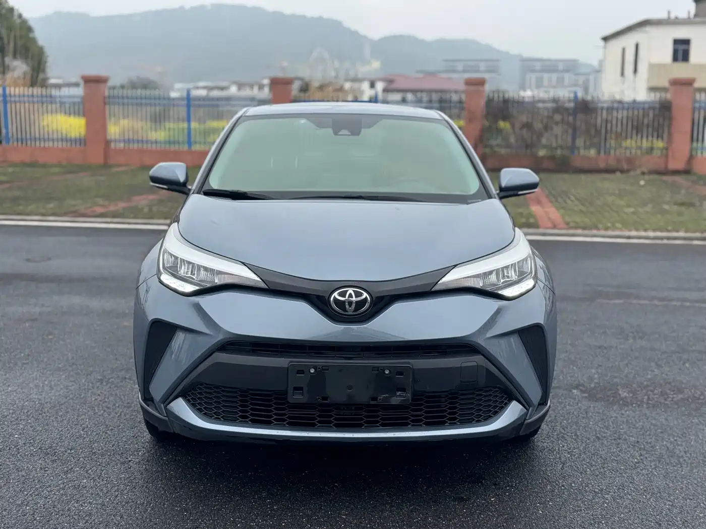 Toyota C-HR 2021 2.0L Comfort Edition фото 2