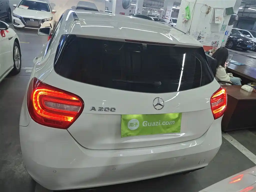 Mercedes-Benz A-Class (Import) 2015 A 200 Fashion фото 6