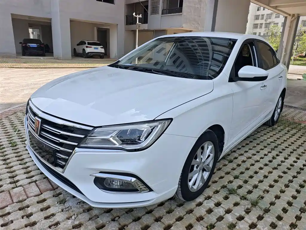 Roewe i5 2020 1.5L Manual 4G Connected Premium Edition
