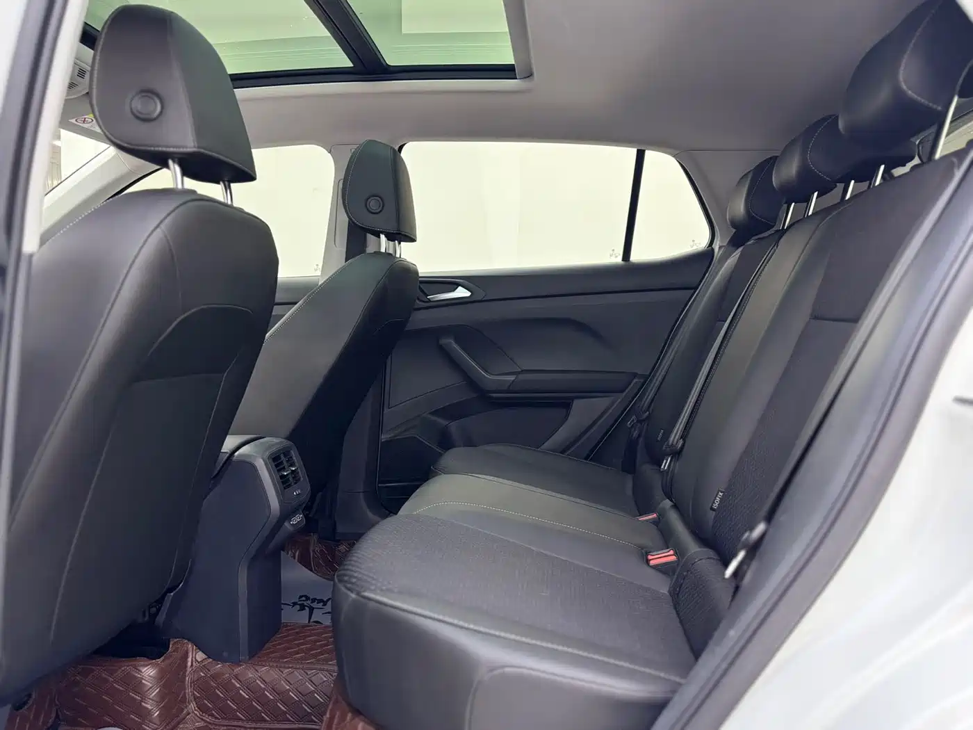 VOLKSWAGEN EXPLORING THE SHADOW