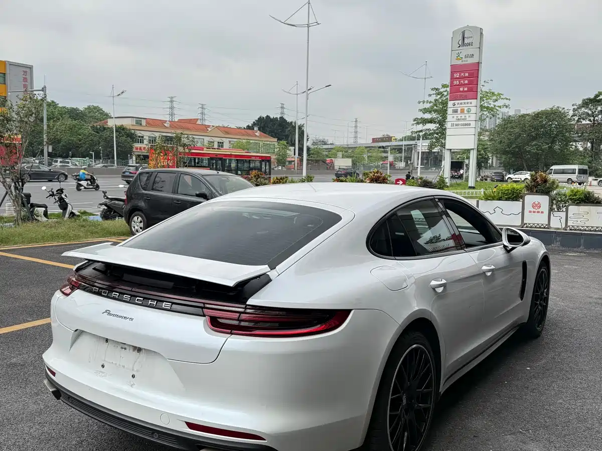 Porsche Panamera 2020 Panamera 10th Anniversary Edition 2.9T фото 3