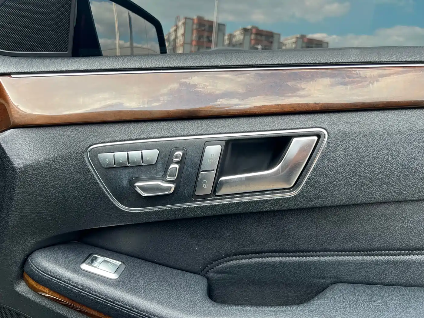 Mercedes-Benz E-Class 2015 E 260 L фото 14
