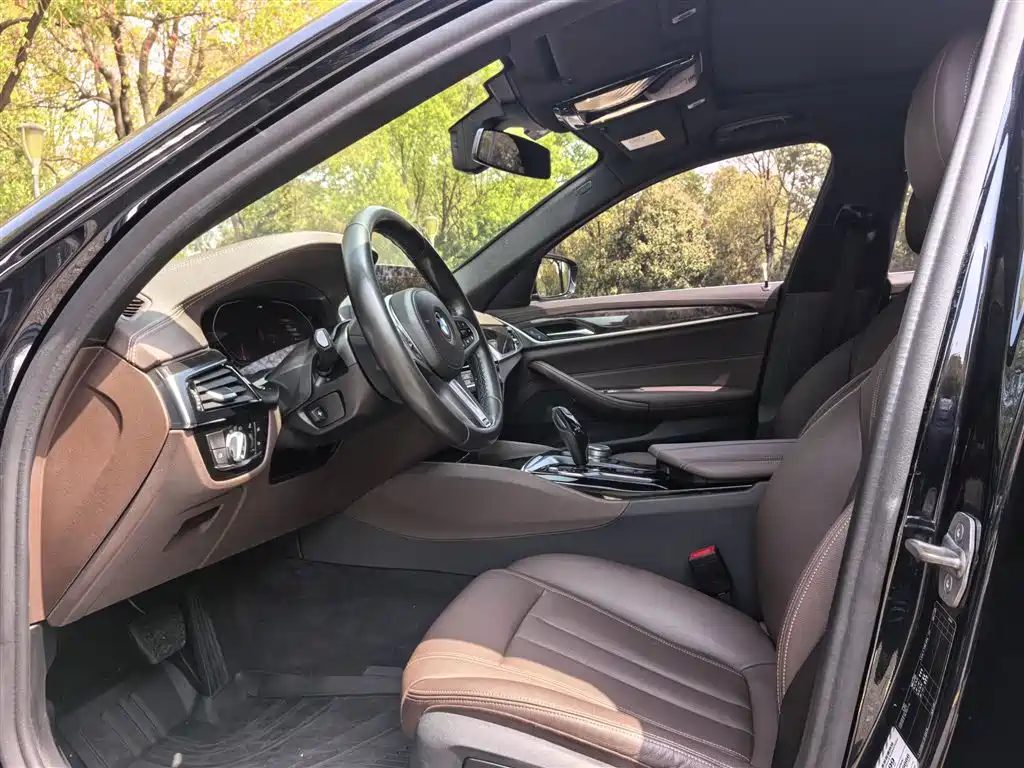 BMW 5 Series 2020 525Li M Sport Package фото 7