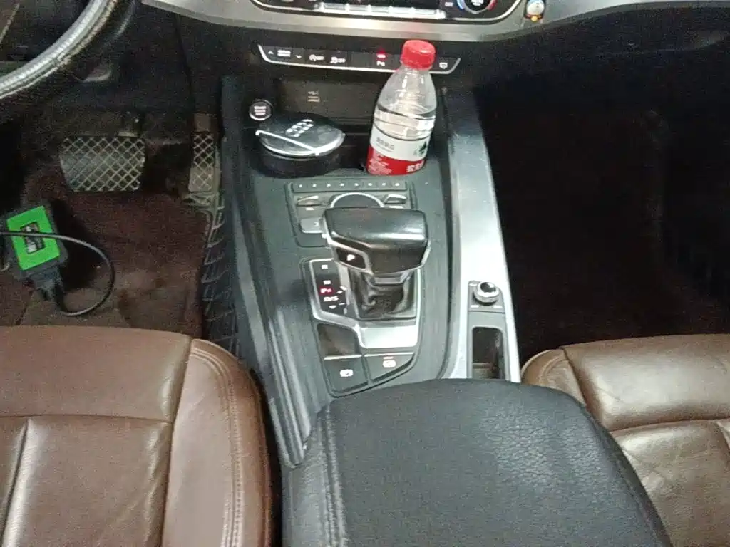 Фото 14 - Audi A4L