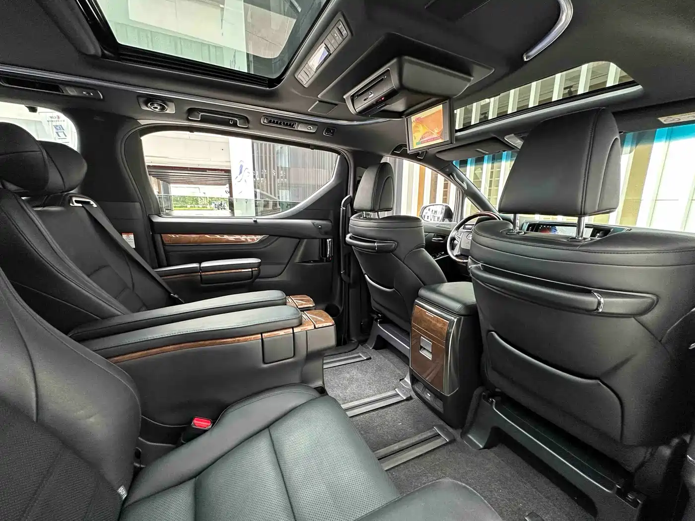 Toyota Alphard 2015 3.5L Premium Edition фото 17