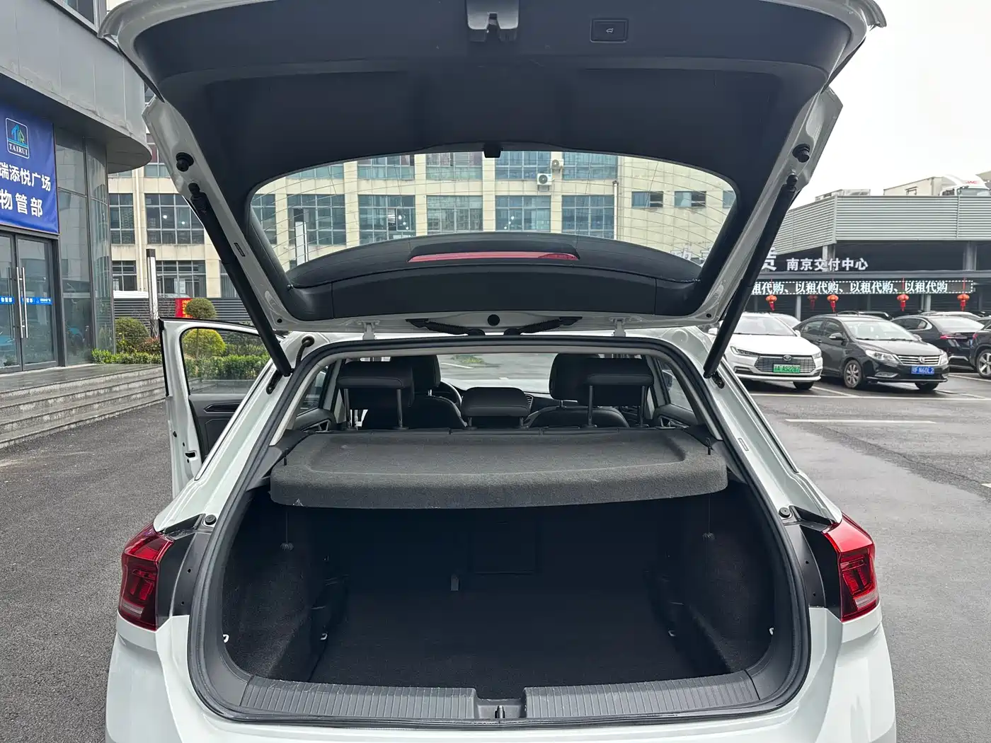 Volkswagen T-ROC 2020 280TSI DSG 2WD Comfort фото 13