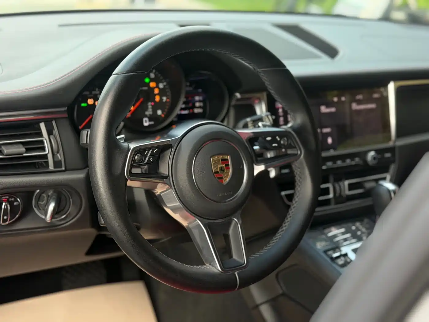 Porsche Macan 2022 Macan 2.0T фото 6