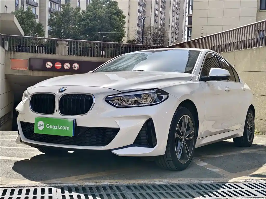 BMW 1-SERIES
