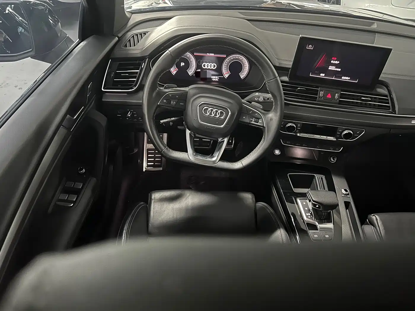 Audi Q5L 2024 Model 40 TFSI Luxury Dynamic фото 11
