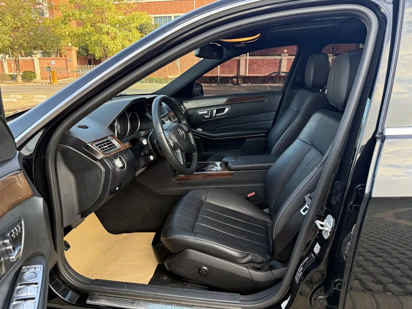 Mercedes-Benz E-Class 2015 E 260 L фото 9
