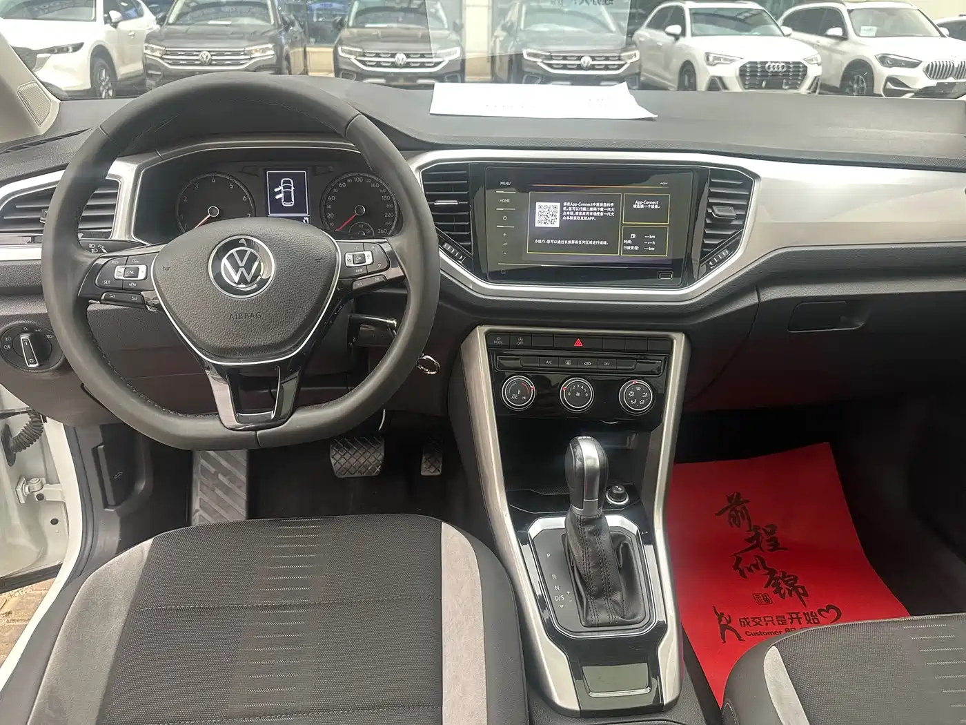 Volkswagen T-ROC 2022 280TSI DSG 2WD Elite PLUS фото 9